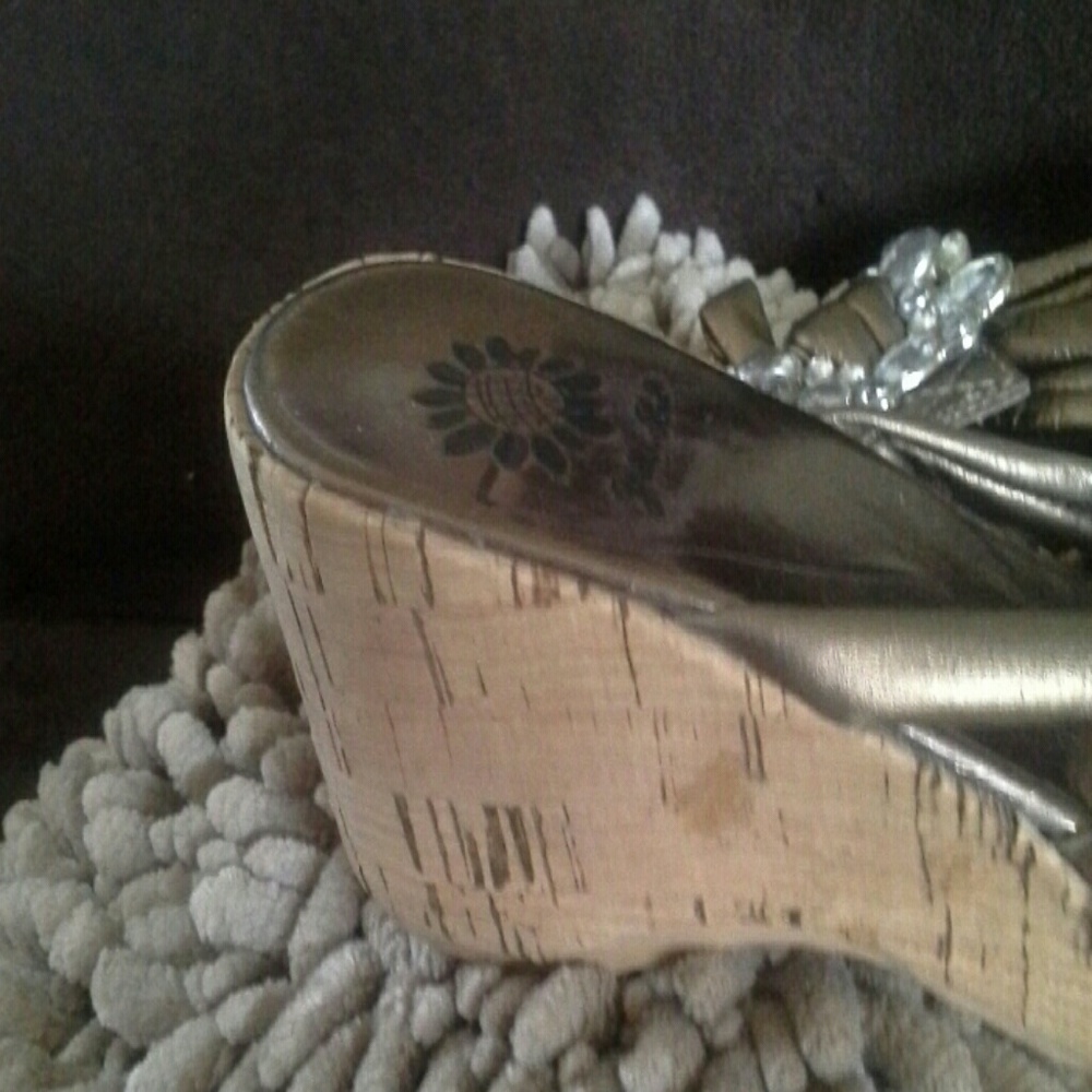 Shoes - Picture 4 of 4